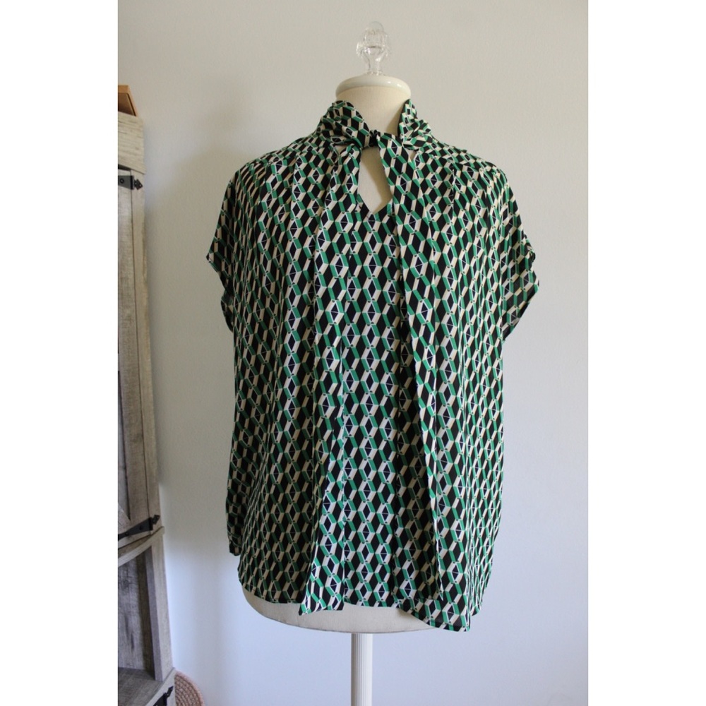 Pleione Retro Print Vintage Short Sleeve Neck Tie Dressy Top Medium Preowned